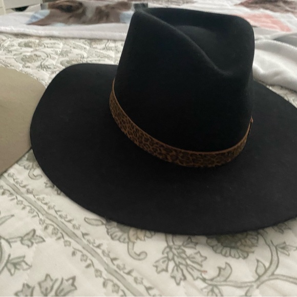 Brand new, cowgirl hats never been worn - Picture 2 of 3